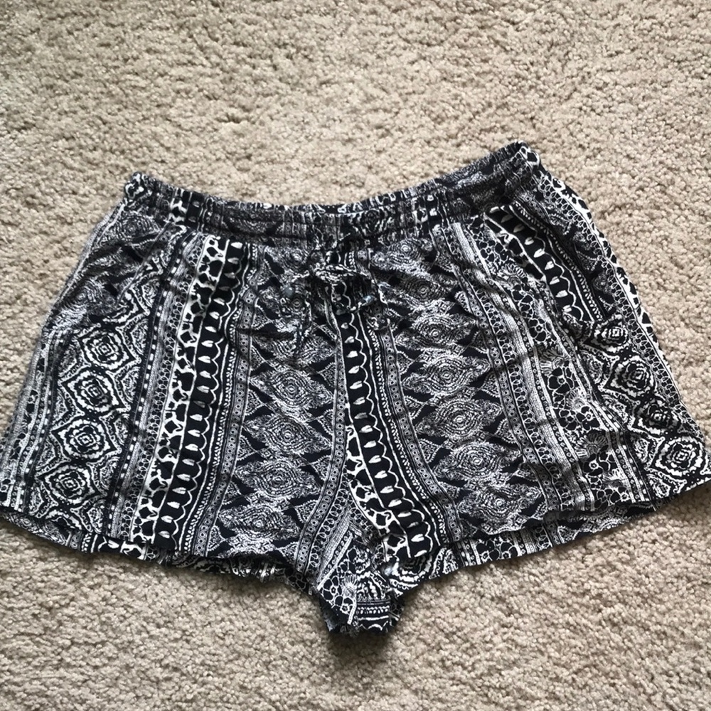 American Eagle flowy shorts